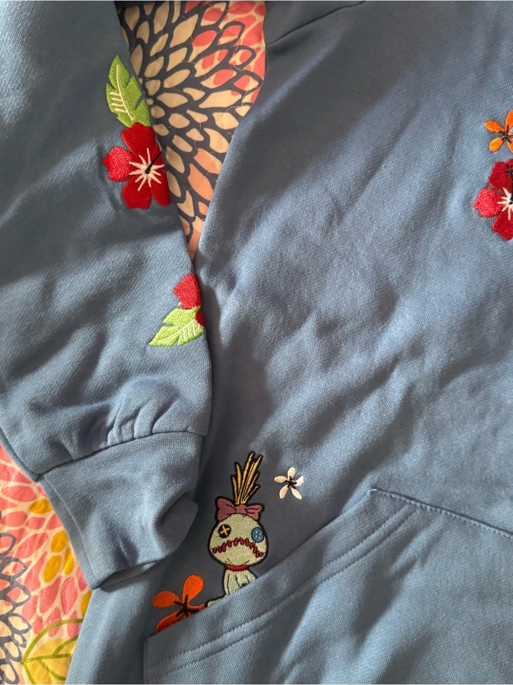 NWT small Disney Lilo & Stitch Floral Ohana Hoodie - Picture 4 of 6